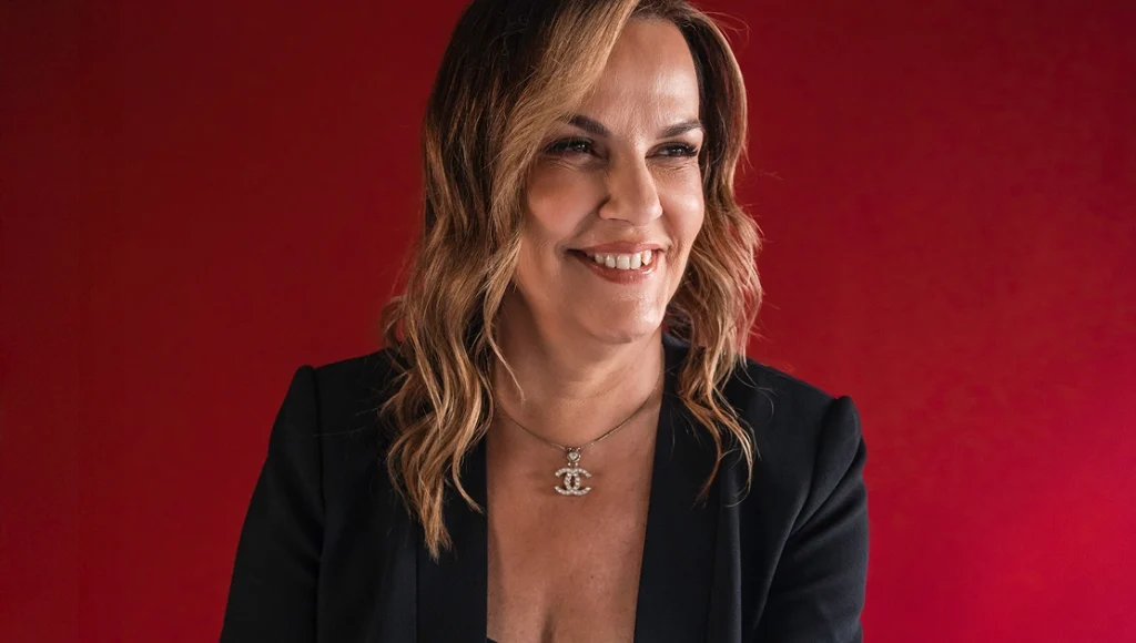 This year marks an extraordinary milestone for Maria Enna-Cocciolone, Founder and CEO of INSKIN COSMEDICS, as she celebrates four decades of leadership and meaningful contribution to the professional beauty industry.